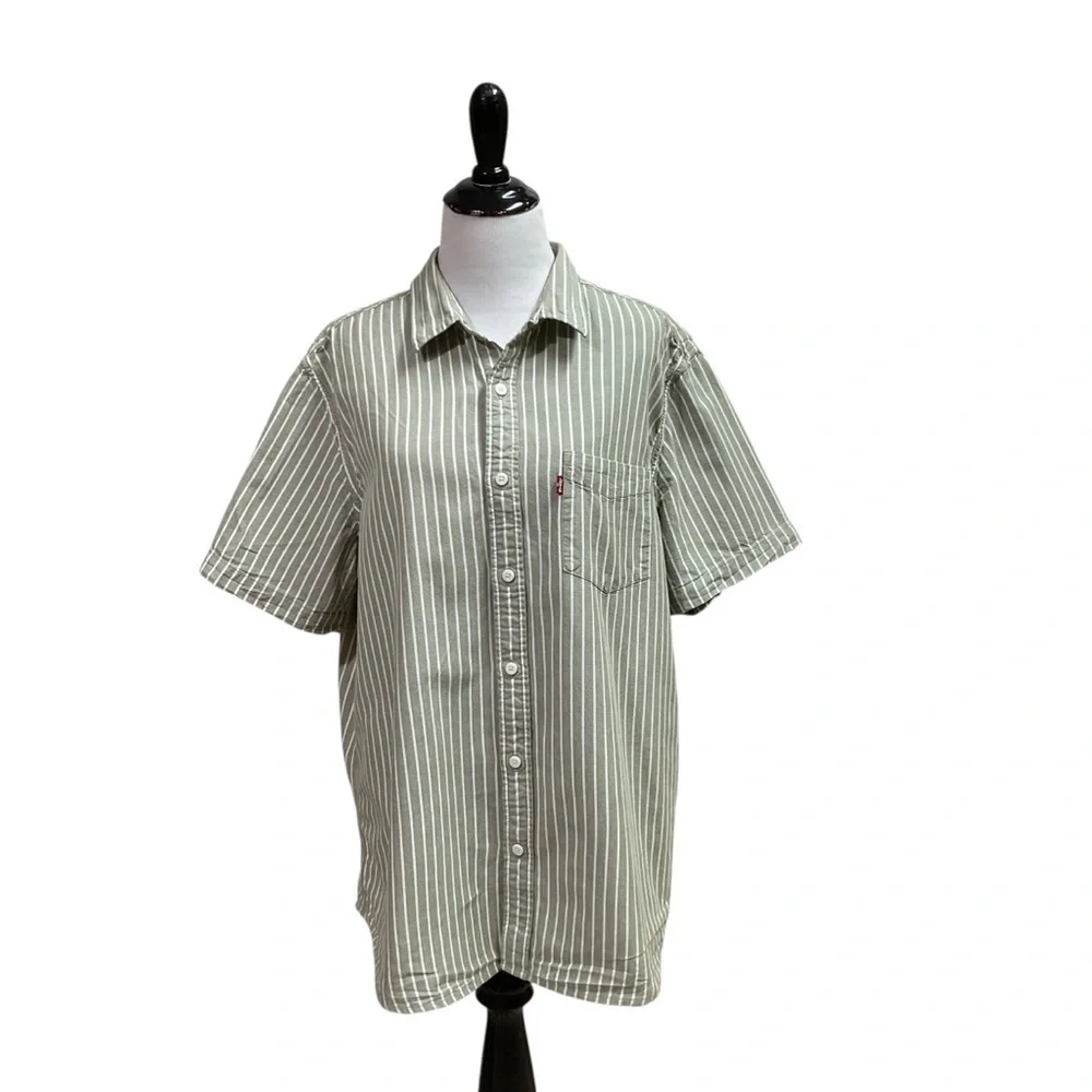 Levi's Men's Size XL Casual  Button Down Shirt Short Sleeves Striped 100% Cotton